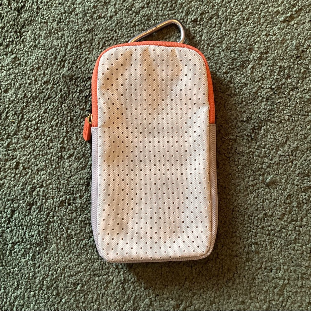 Thirty-one clip-on tech pouch